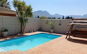 A Gorgeous Studio With Pool And Mountain Views At Goedehoop, Strand, Western Cape